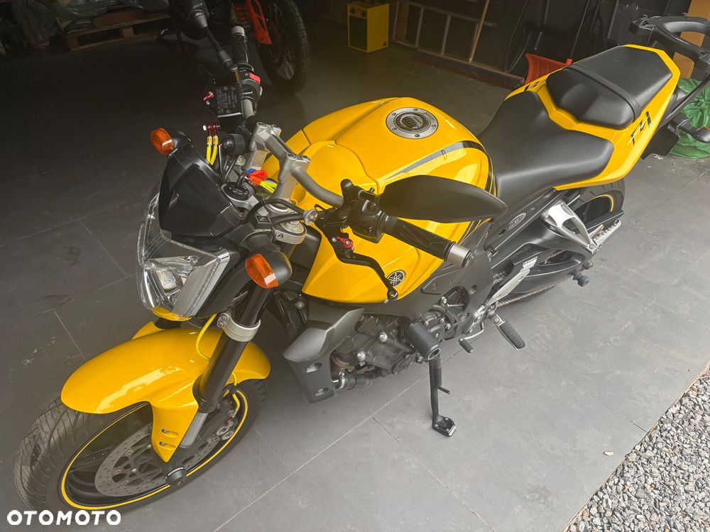Yamaha FZ - 8