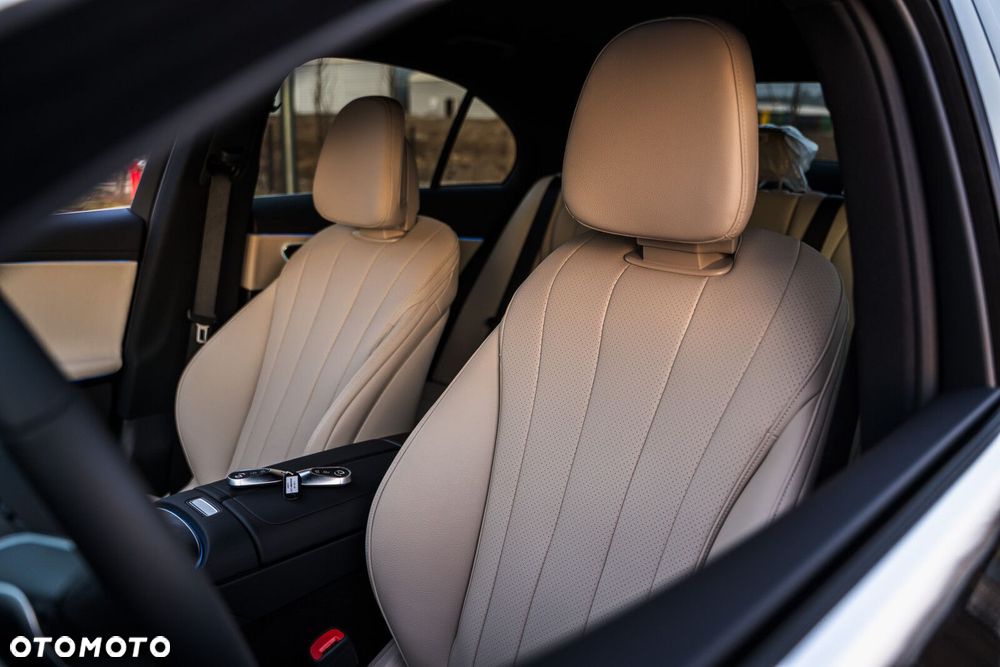 Mercedes-Benz Klasa E - 15