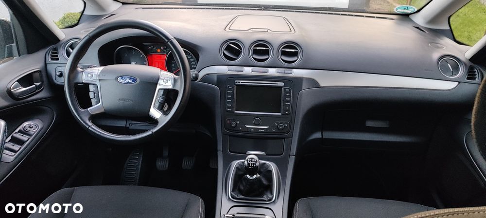 Ford Galaxy - 10