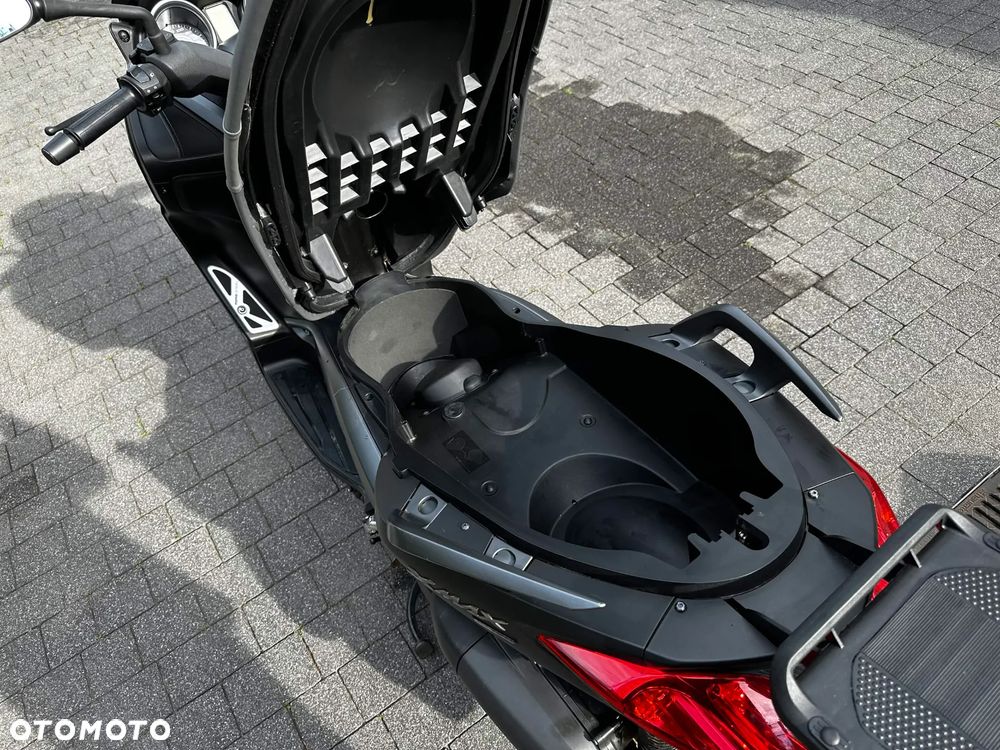 Yamaha X-max - 12