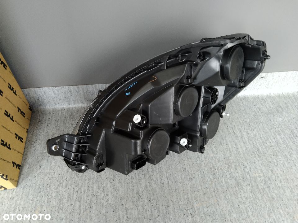 Reflektor Przedni Prawy Iveco Daily 06-11 r. - 3
