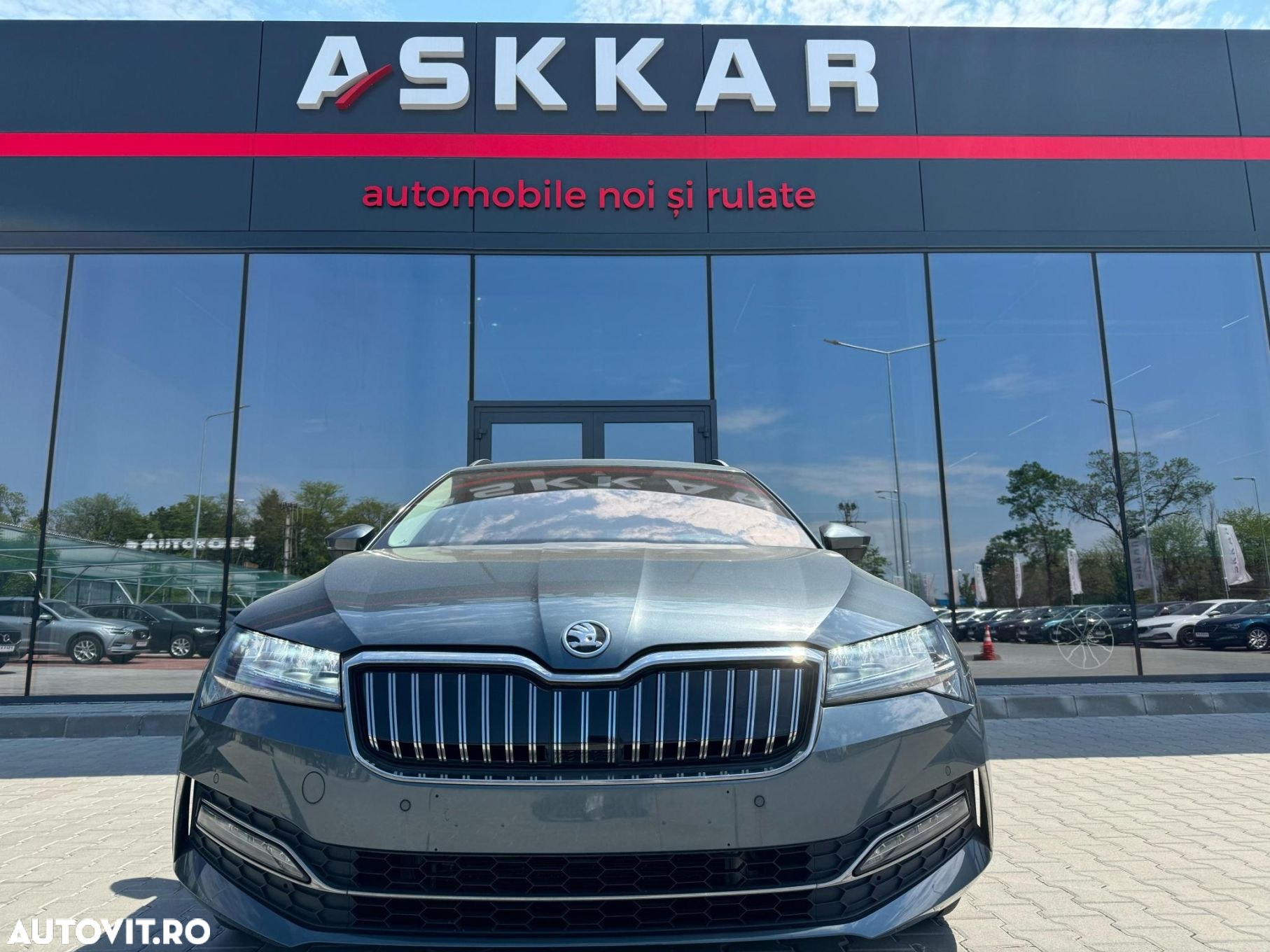 Skoda Superb Combi 1.4 TSI iV DSG Ambition - 2