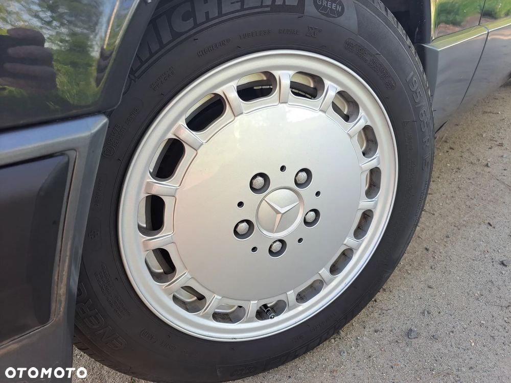 Mercedes-Benz W201 (190) - 6