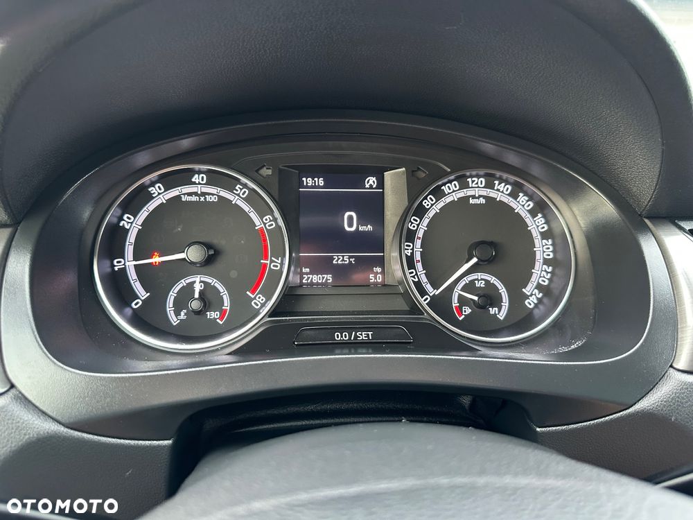 Skoda RAPID Spb 1.0 TSI Monte Carlo - 27