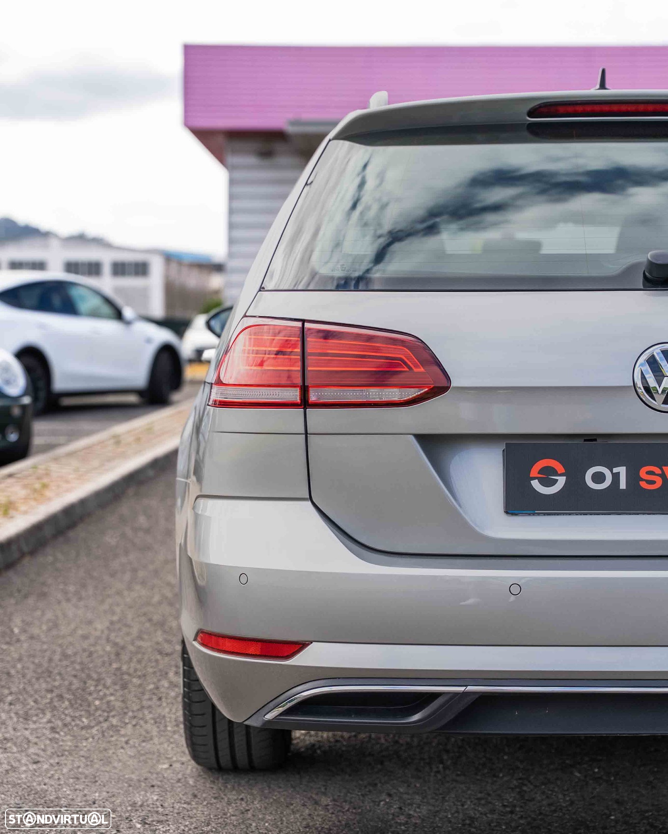 VW Golf Variant 1.6 TDi Highline DSG - 11