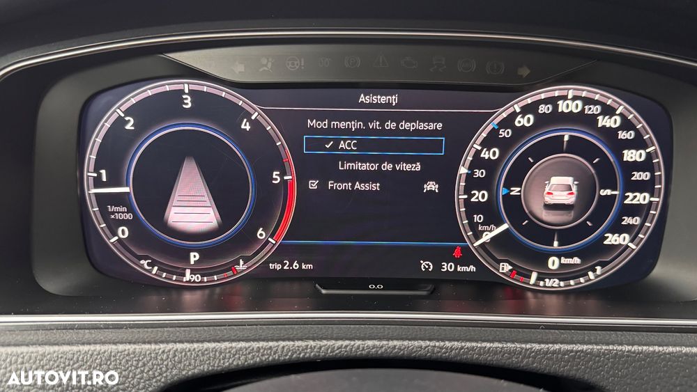 Volkswagen Golf 1.6 TDI DSG Highline - 9