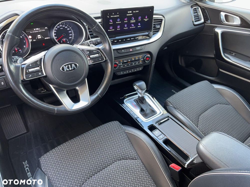 Kia XCeed - 14