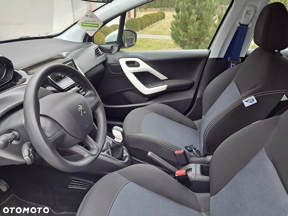 Peugeot 208 PureTech 82 Style - 10