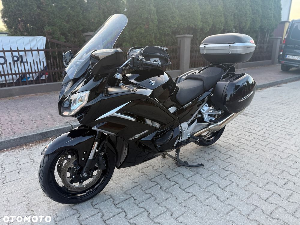 Yamaha FJR - 21