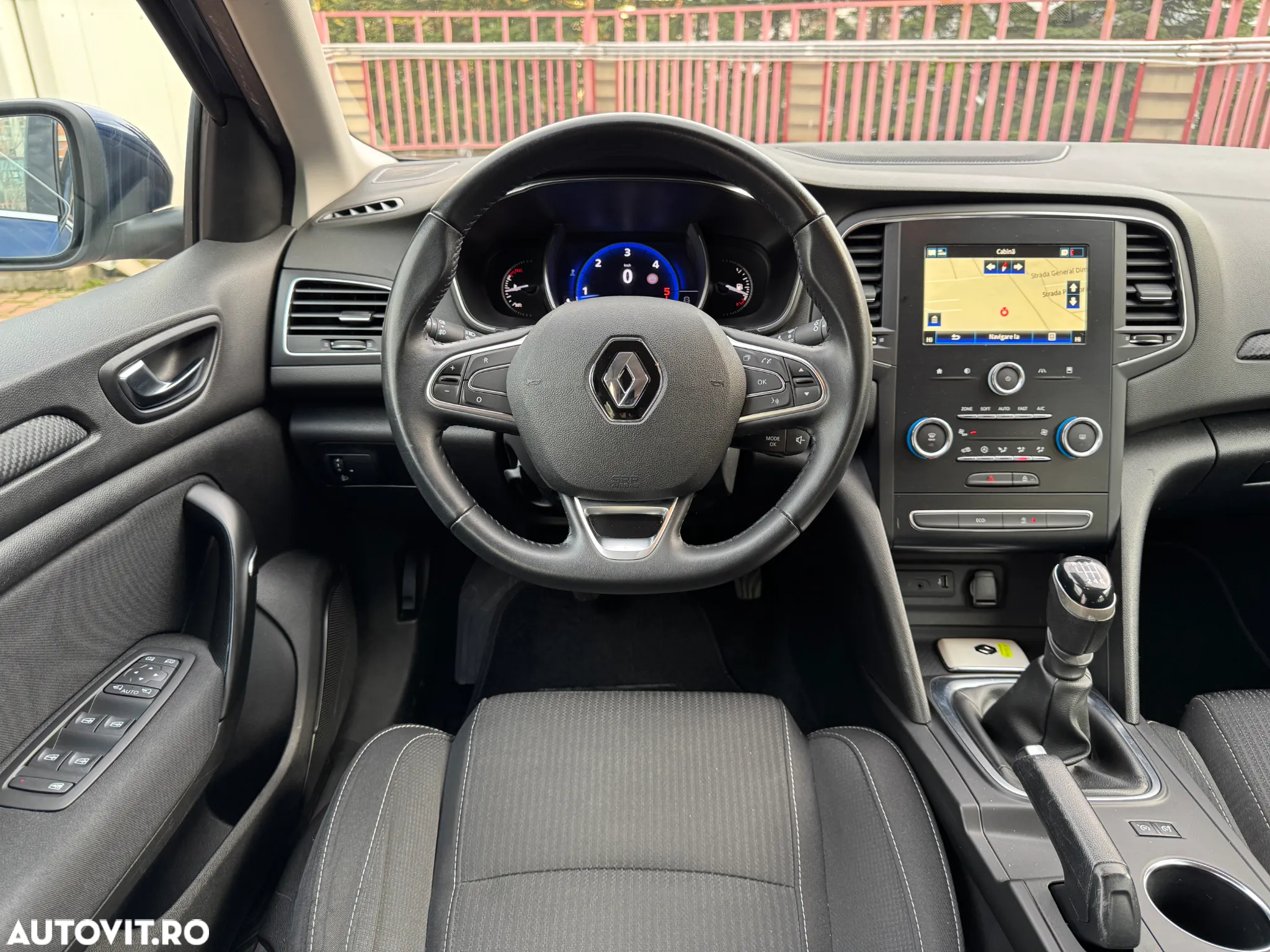 Renault Megane Grandtour BLUE dCi 115 BUSINESS EDITION - 19
