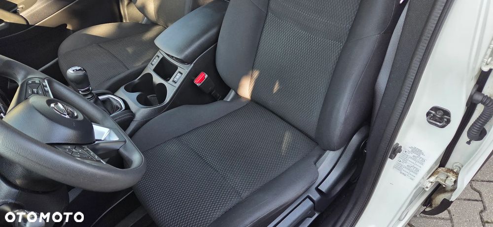 Nissan Qashqai 1.3 DIG-T Tekna - 26