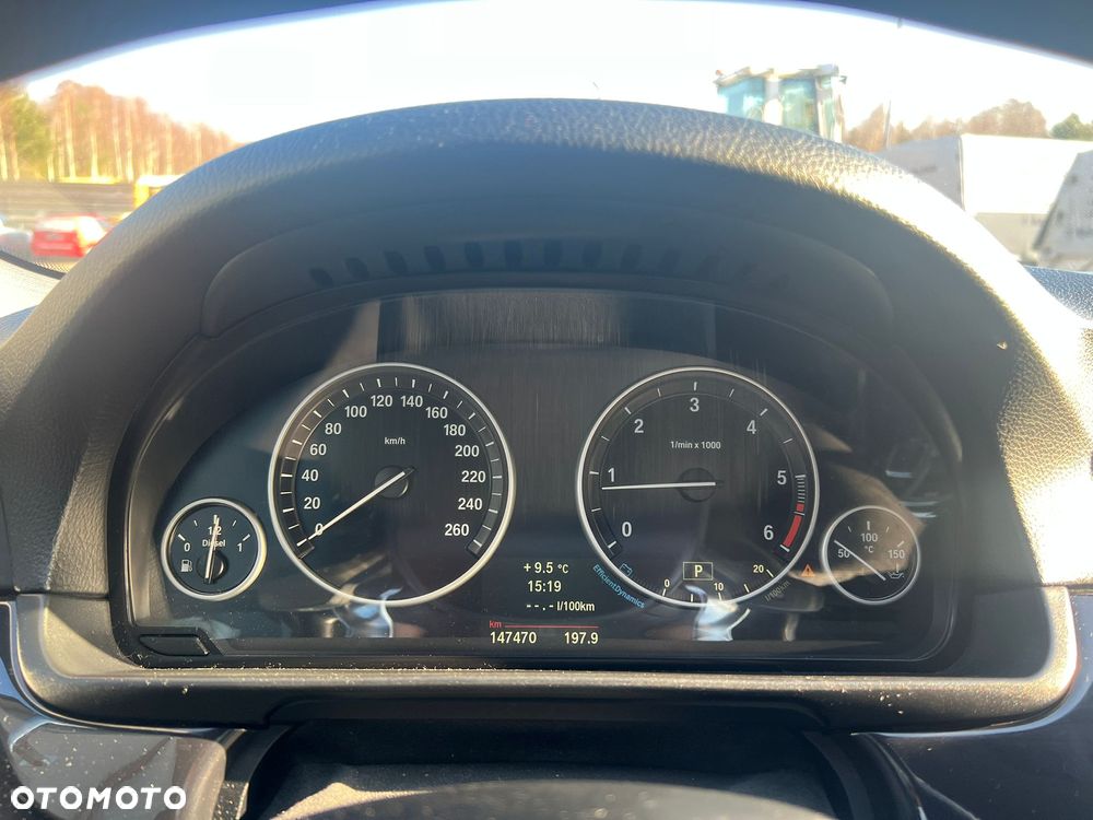 BMW Seria 5 525d xDrive Sport-Aut Luxury Line - 13