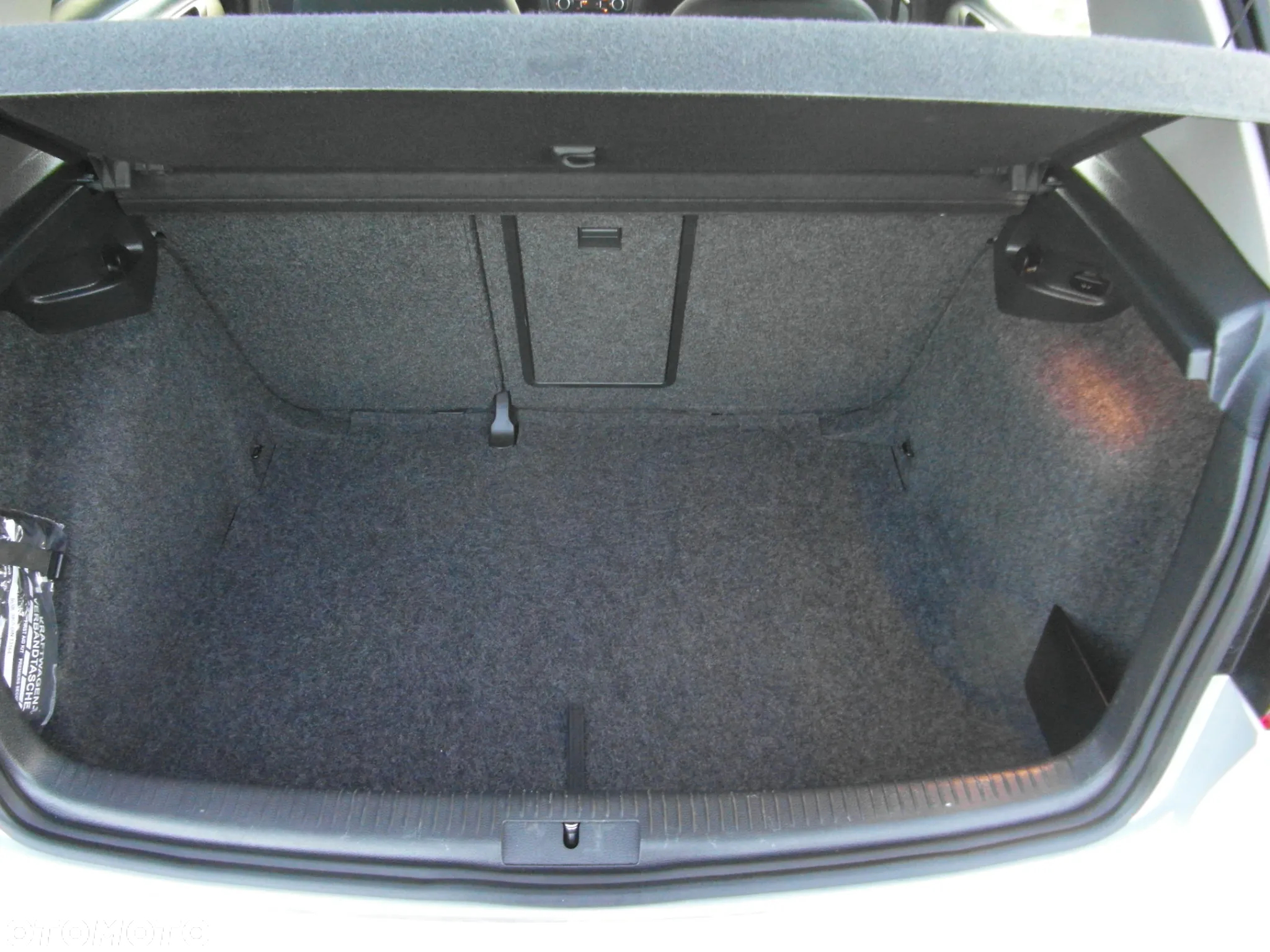 Volkswagen Golf VI 1.6 Comfortline - 7