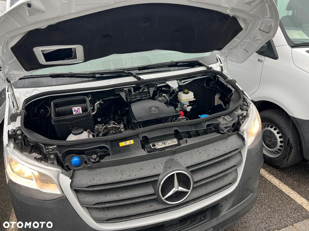Mercedes-Benz Sprinter - 9