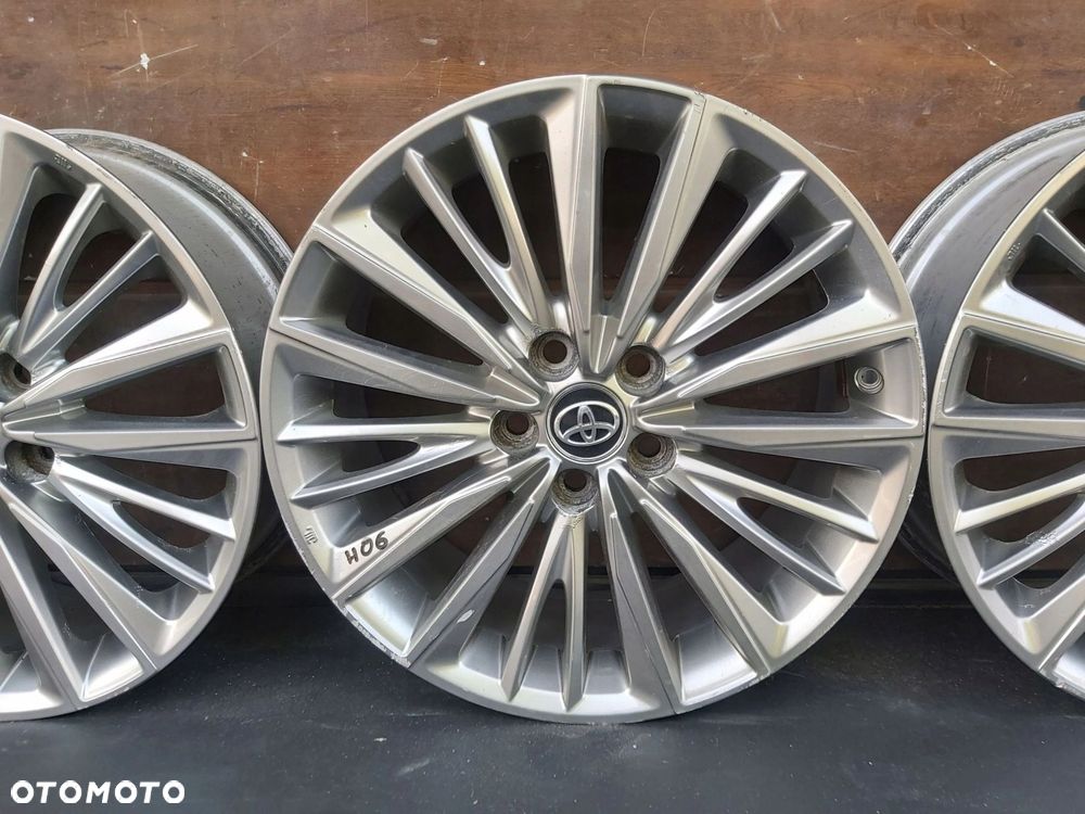 Toyota Auris Corolla E16 E18 Avensis T27 Alufelgi felgi 18 5x114,3 7J et45 - 6
