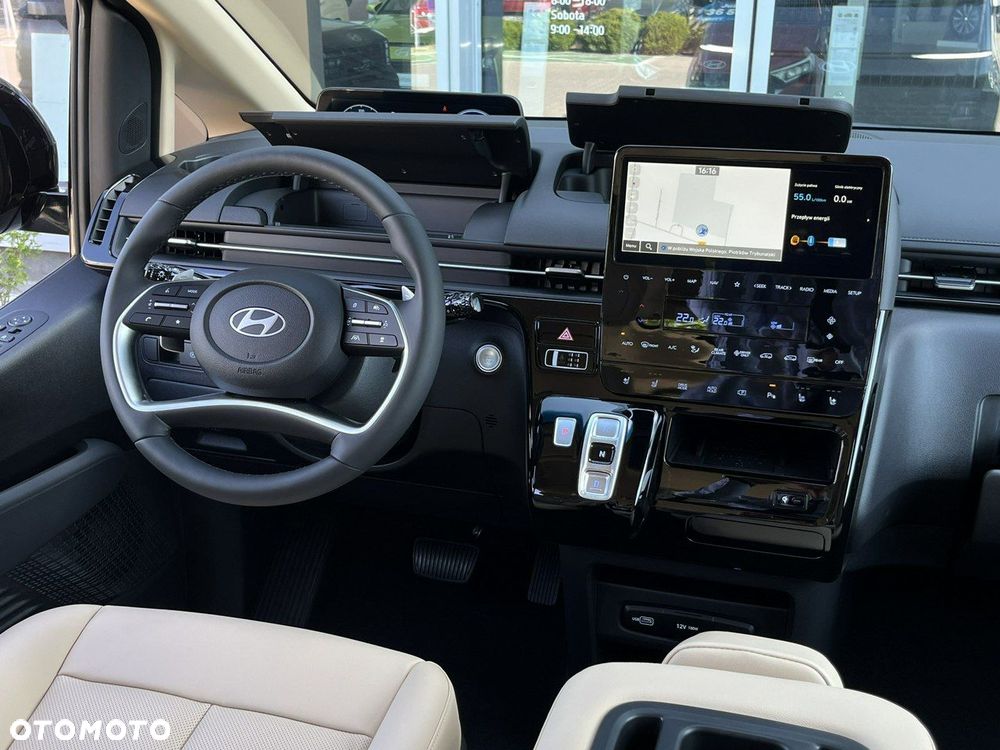 Hyundai Staria - 28