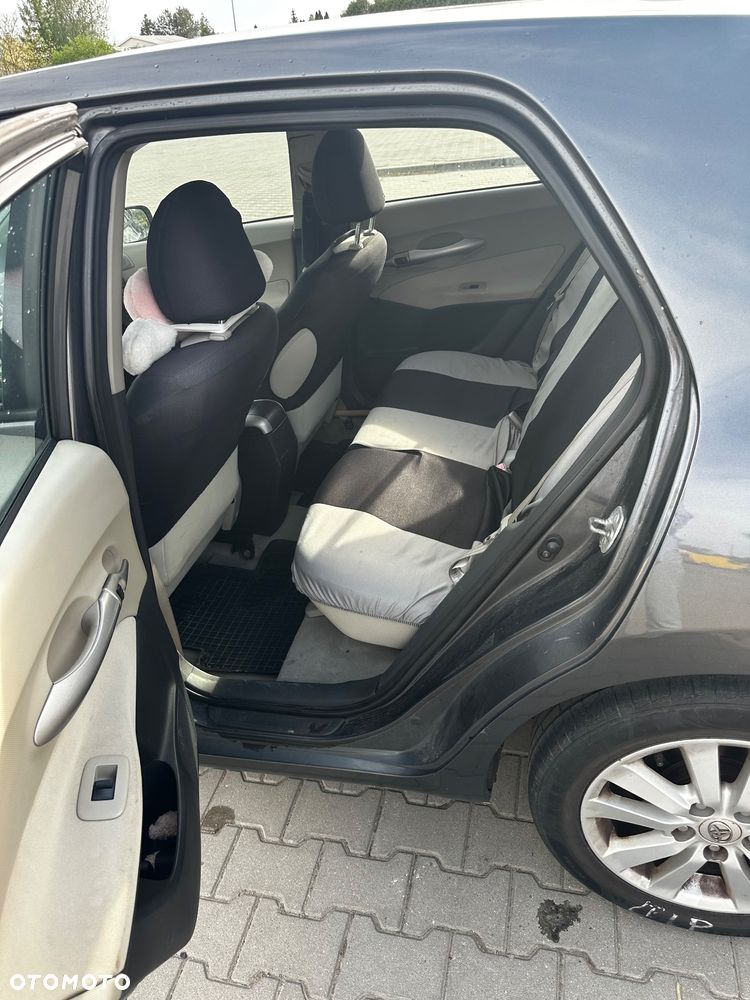 Toyota Auris 2.0 D-4D Sol - 24