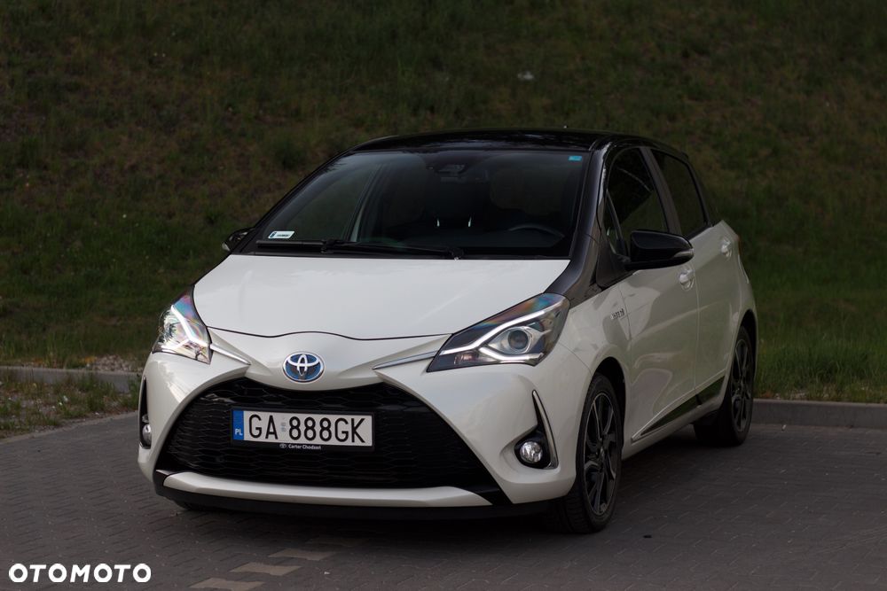 Toyota Yaris Hybrid 100 Selection Pure - 1