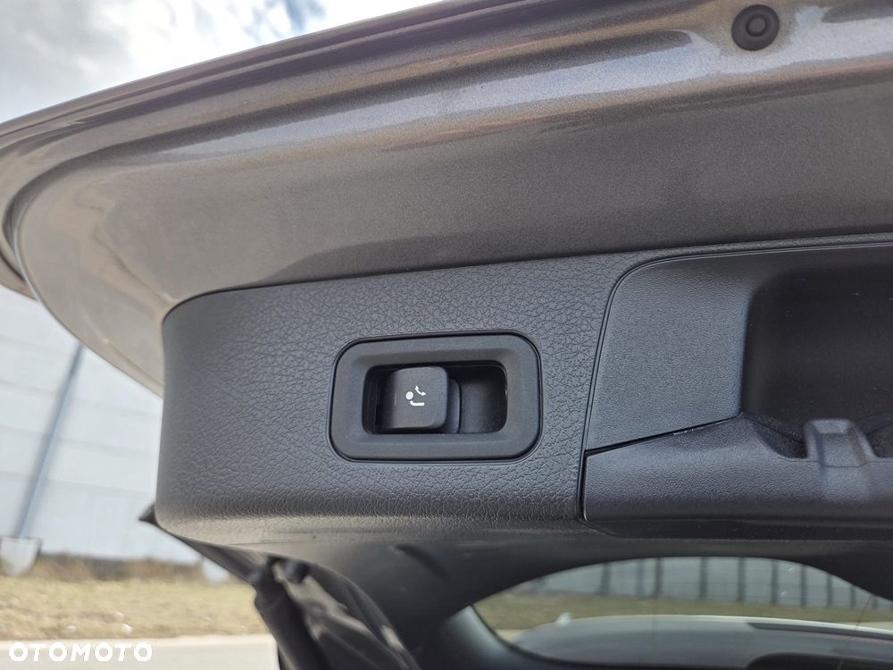 Mercedes-Benz GLB 220 d AMG Line 8G-DCT - 35