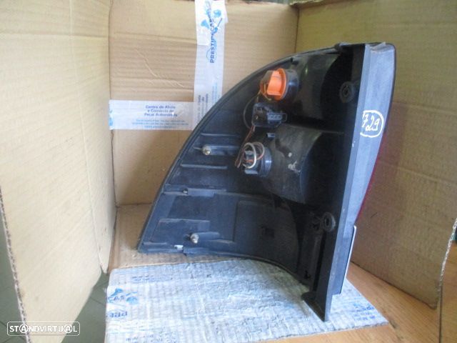 Farol Tras STOP1729 SAAB 95 SW 2000 5P PAINEL DIR - 3