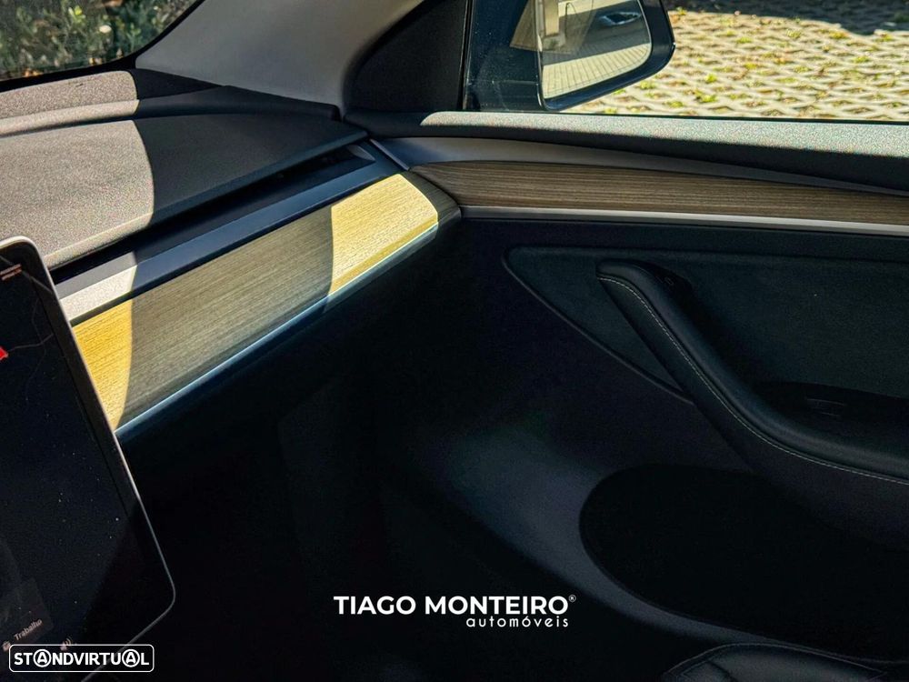 Tesla Model Y Tração Traseira — fotografia 58
