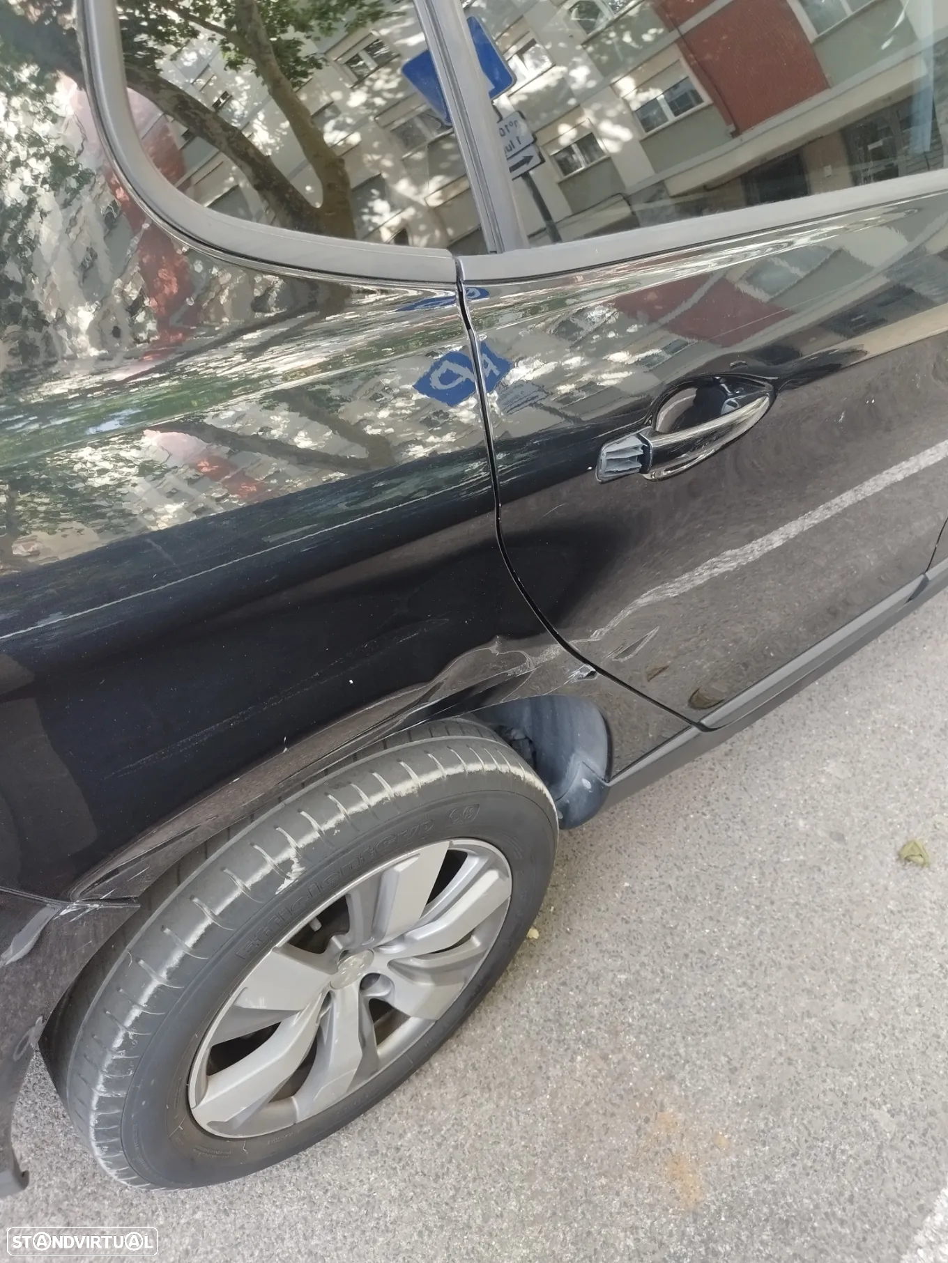 Peugeot 2008 1.2 PureTech Style - 8