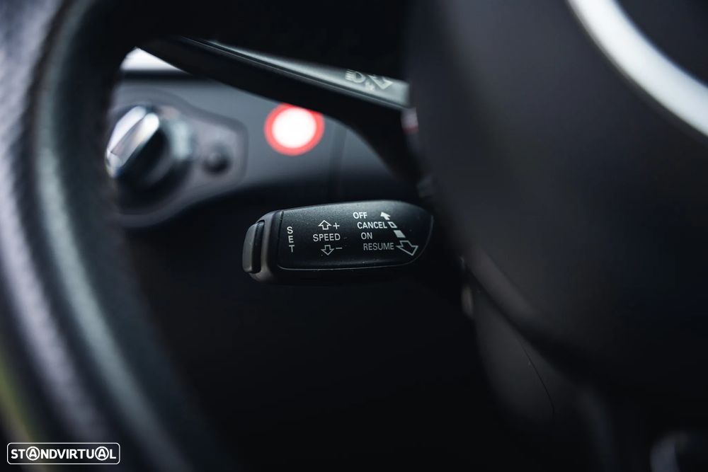 Audi A4 2.0 TDI DPF S line Sport Pack - 30