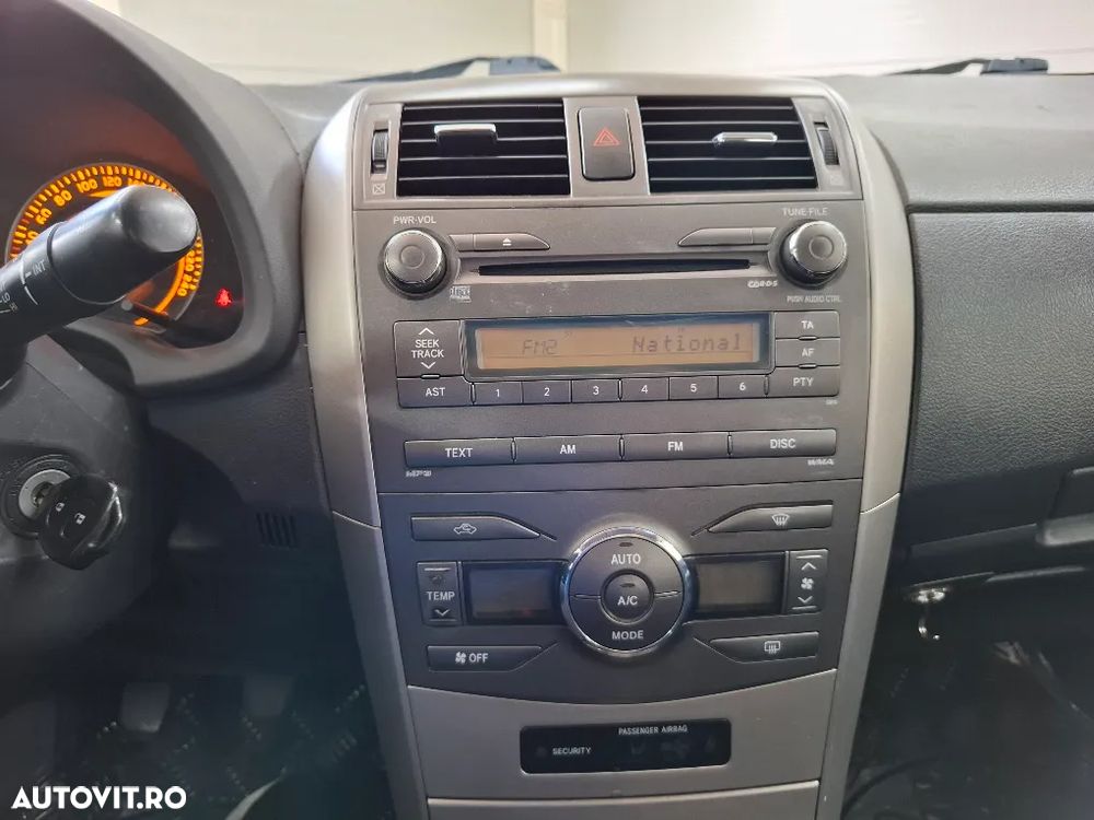 Toyota Corolla 1.4 Sdn. Luna - 13