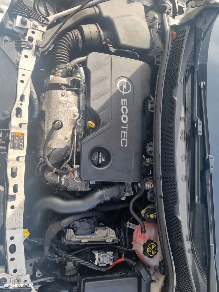 Opel Astra Sports Tourer - 8