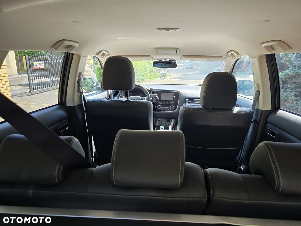 Mitsubishi Outlander - 13