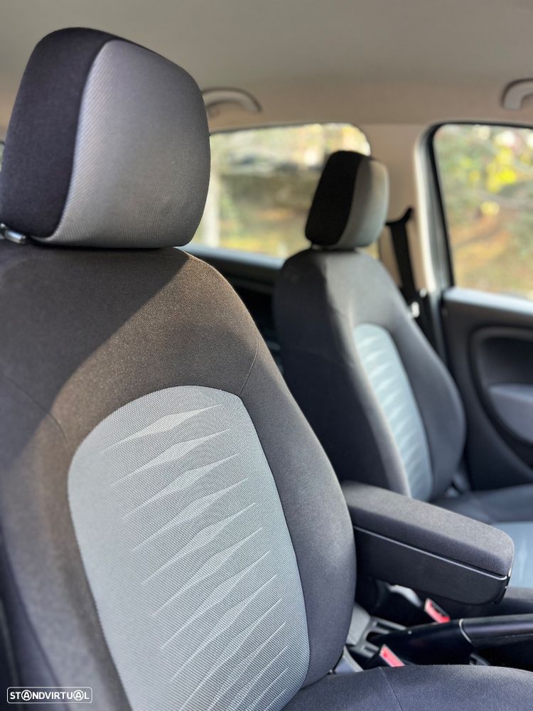 Fiat Grande Punto ver-1-4-8v-dualogic-dynamic - 13