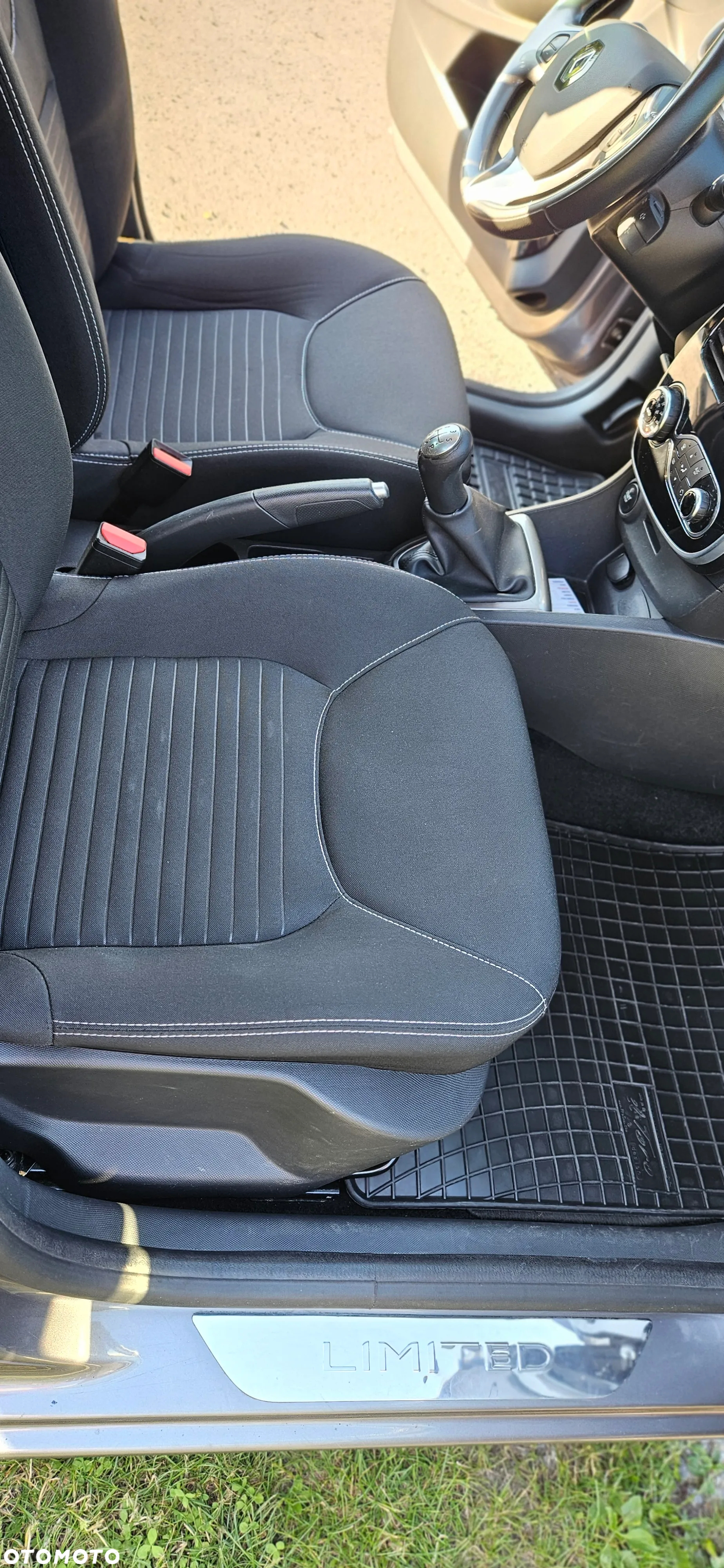 Renault Clio 1.2 16V 75 Limited - 22