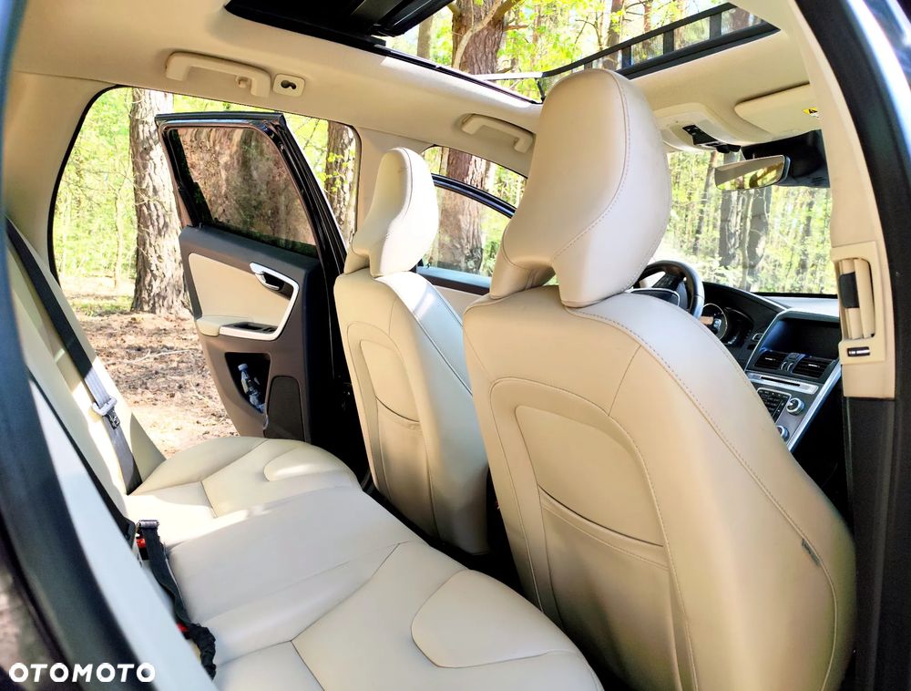 Volvo XC 60 T5 Geartronic Momentum - 23
