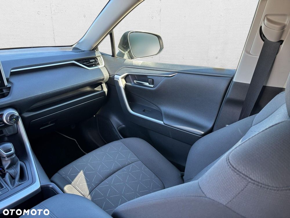 Toyota RAV4 - 16