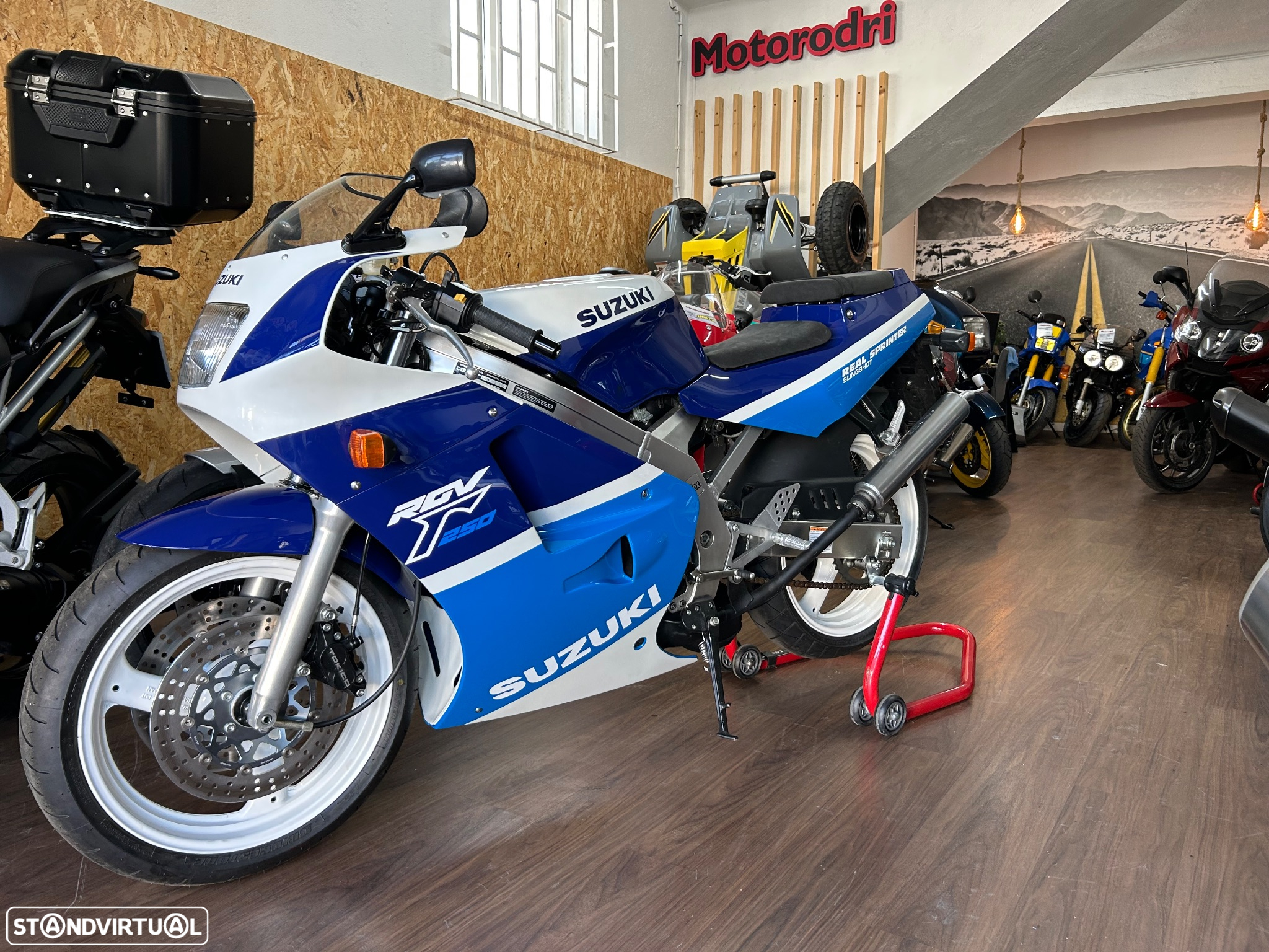 Suzuki RGV 250 VJ 21 - 3