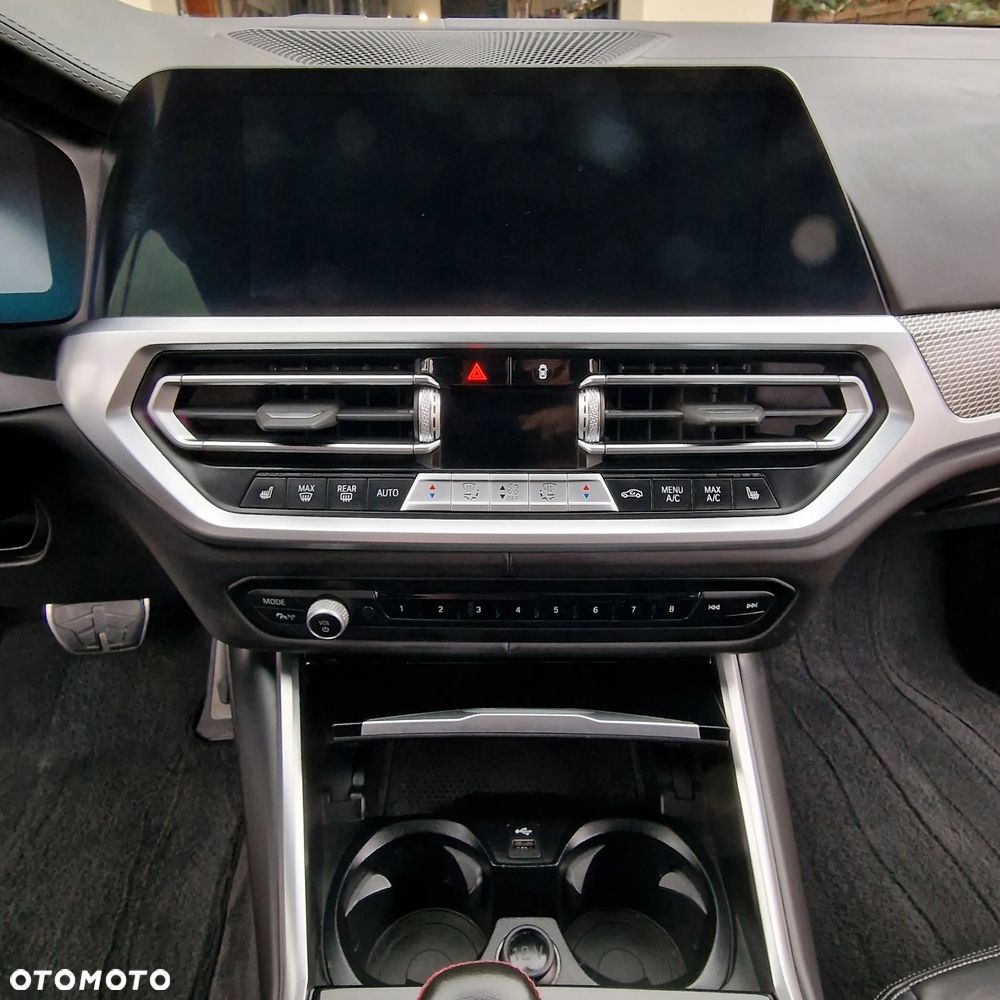 BMW M4 Competition M xDrive - 16