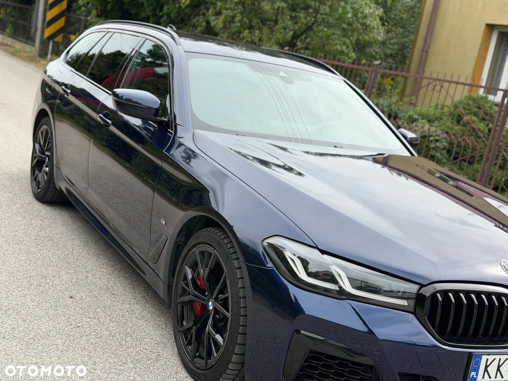 BMW Seria 5 540d xDrive mHEV M Sport sport - 38