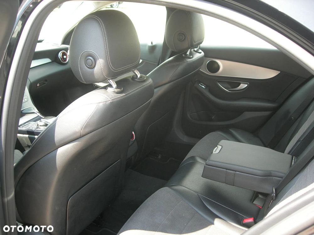 Mercedes-Benz Klasa C 220 CDI DPF (BlueEFFICIENCY) 7G-TRONIC Elegance - 18