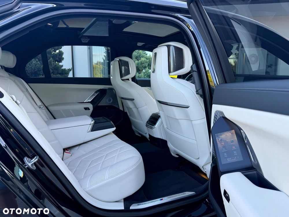 BMW Seria 7 740d xDrive - 39