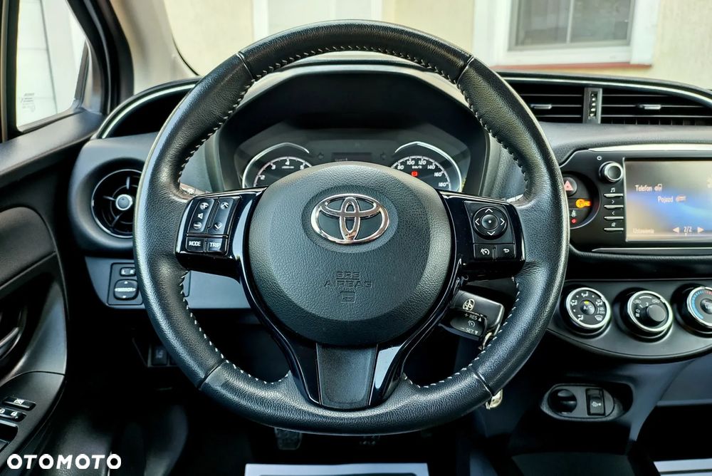 Toyota Yaris 1.0 Premium - 8