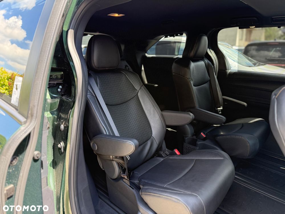 Toyota Sienna - 24