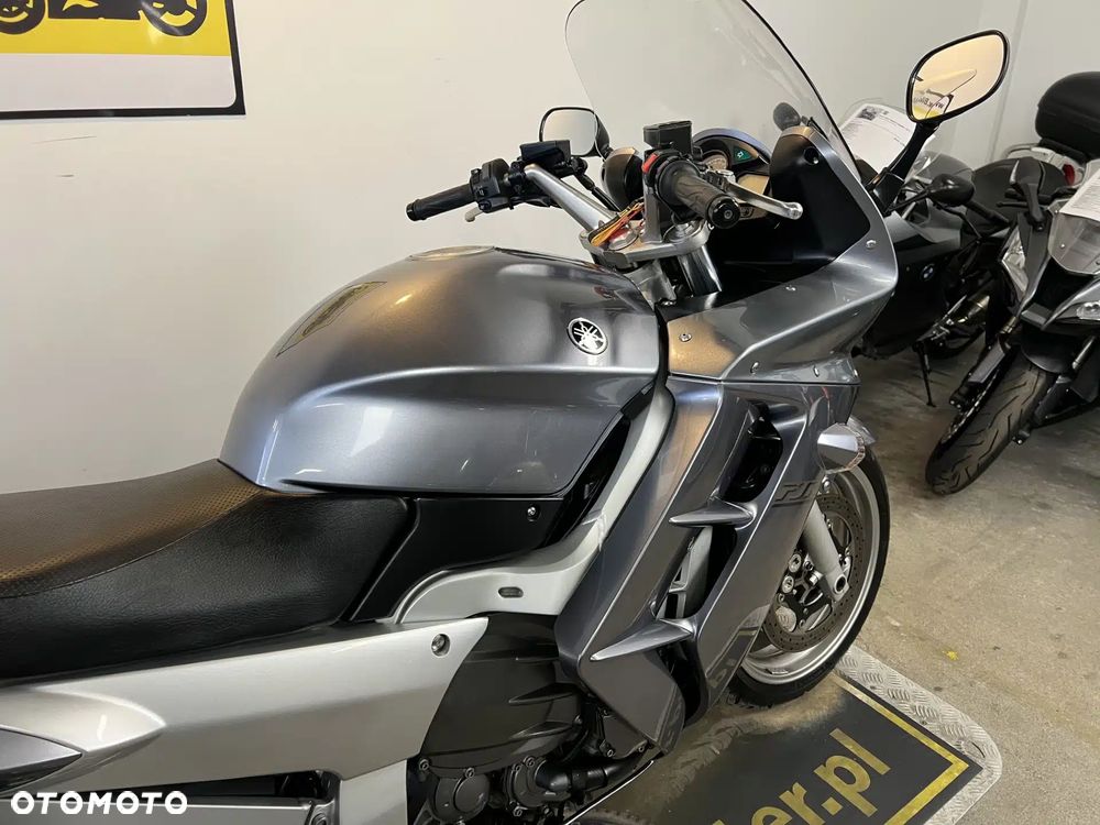 Yamaha FJR - 13