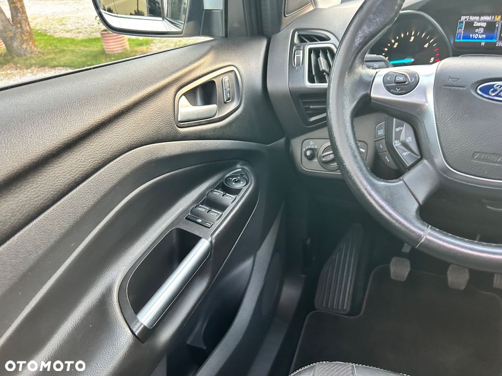 Ford Kuga 2.0 TDCi 2x4 Titanium - 17