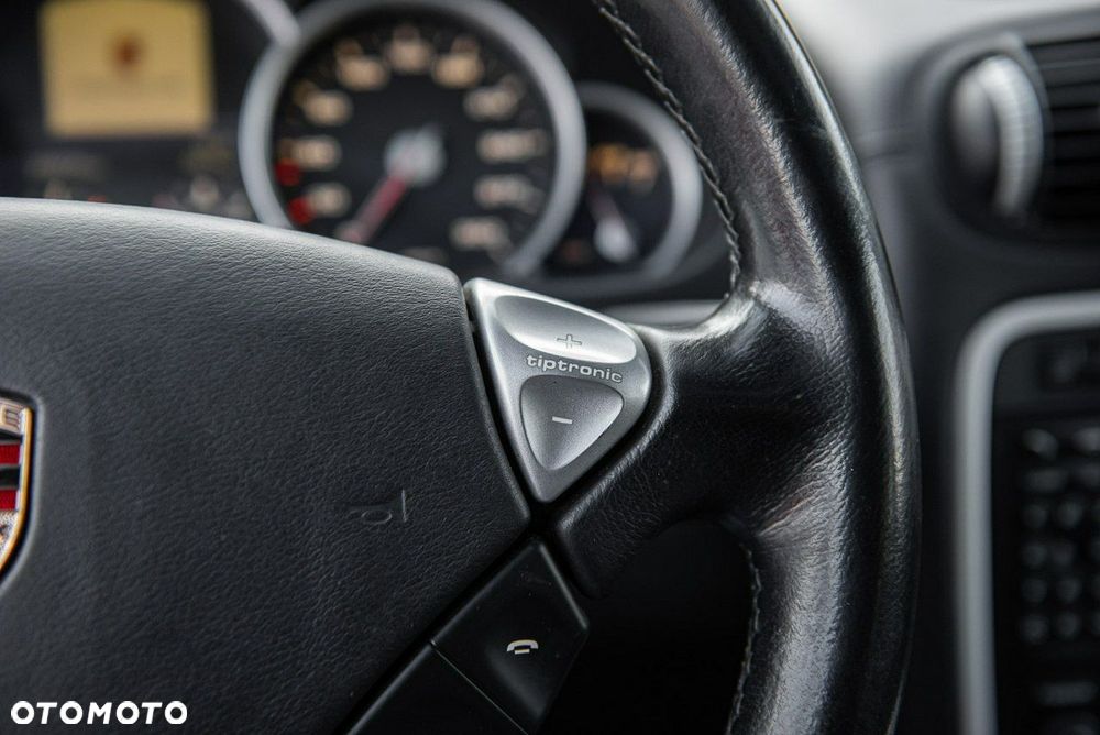 Porsche Cayenne Turbo Tiptronic S - 25