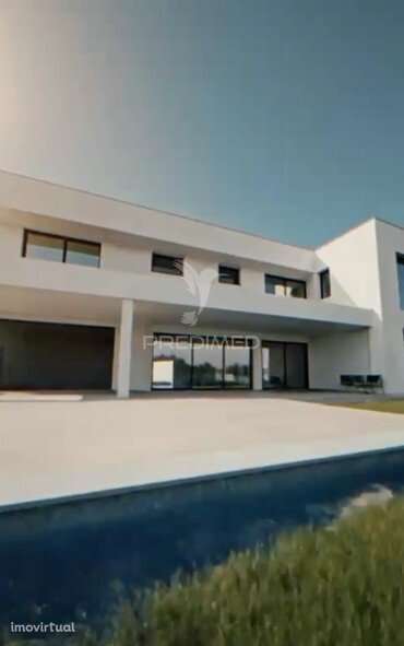 Moradia com Piscina e terreno de 5 mil m2 - Grande imagem: 5/10