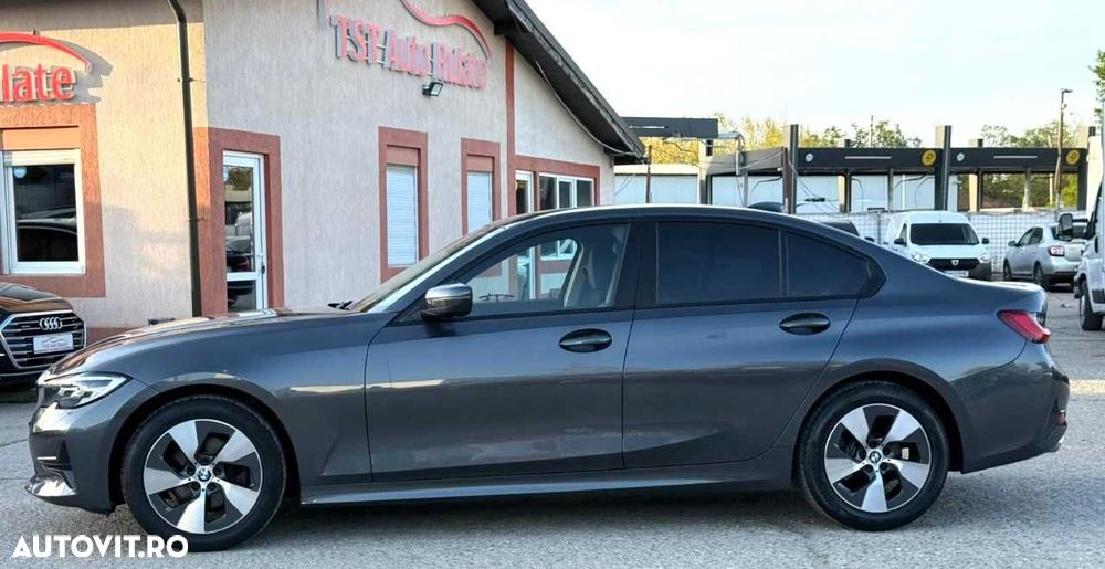 BMW Seria 3 320i AT - 4