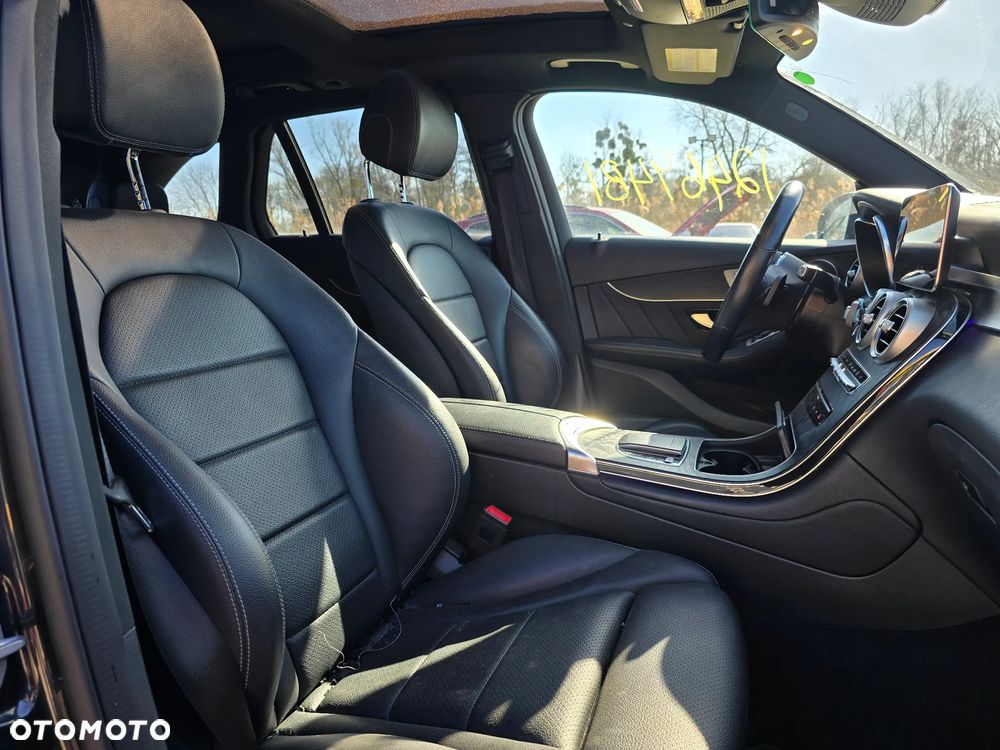 Mercedes-Benz GLC 300 4Matic 9G-TRONIC Edition Avantgarde - 16
