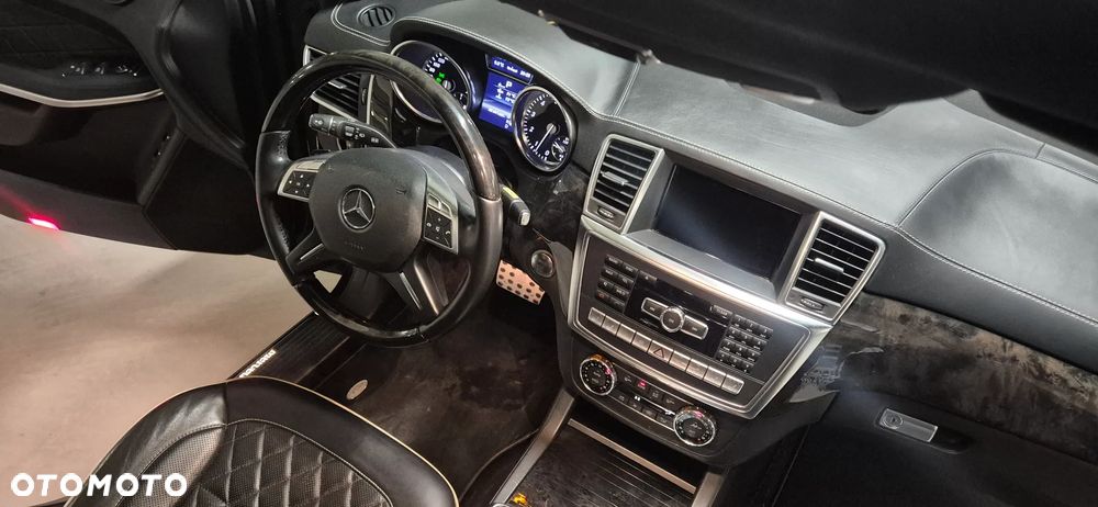 Mercedes-Benz GL 500 4-Matic - 23