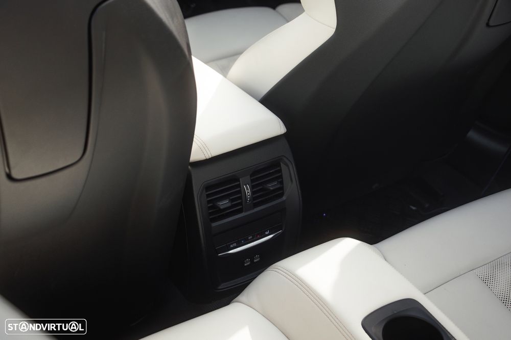 BMW M4 Competition M xDrive - 31