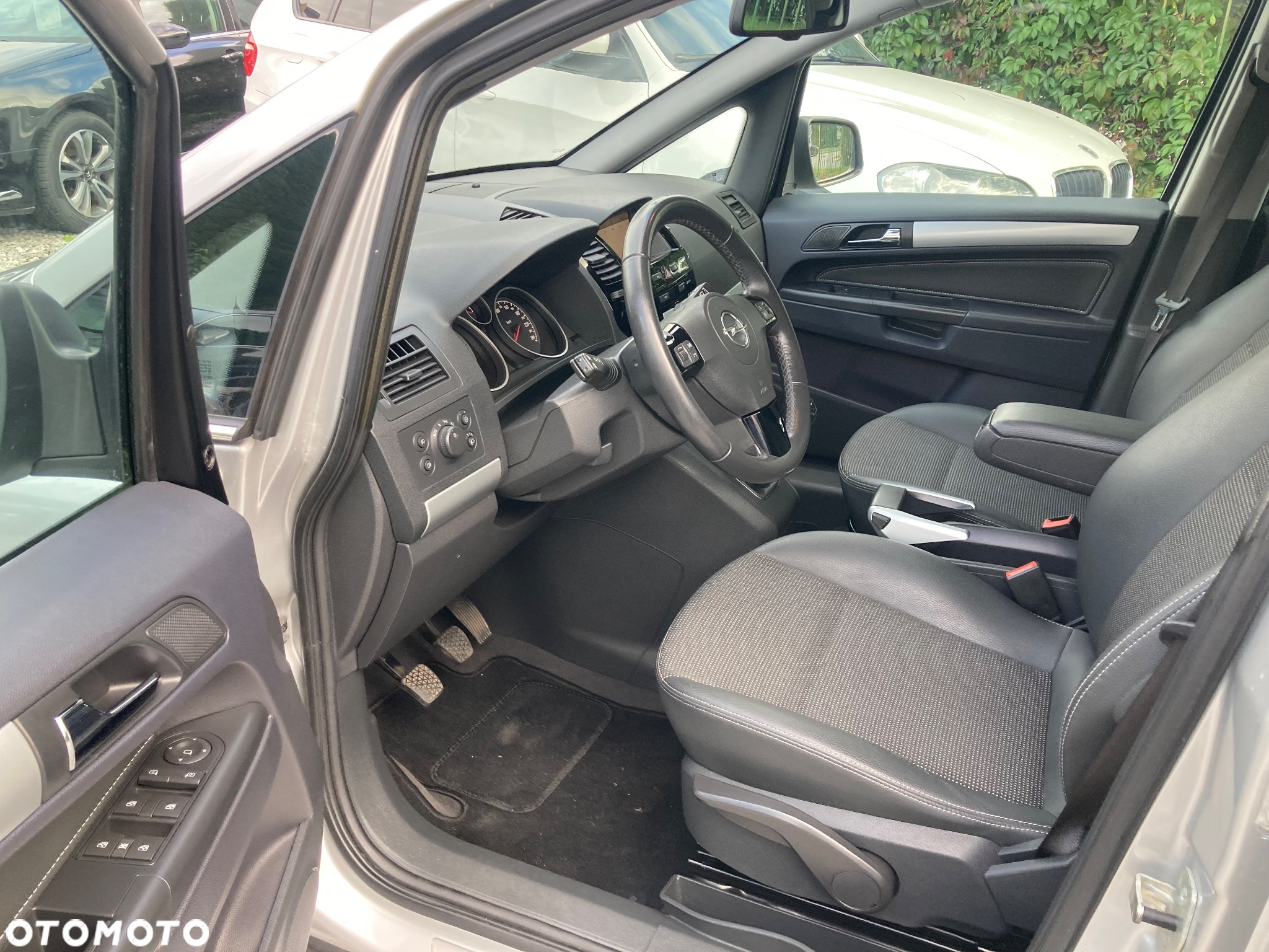 Opel Zafira 1.8 Cosmo - 7